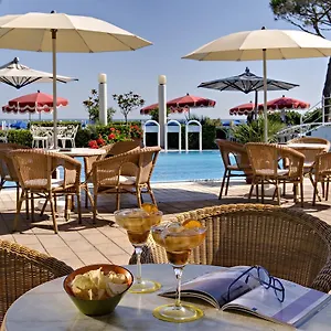 3* Hotel Ruhl Beach Hotel & Suites